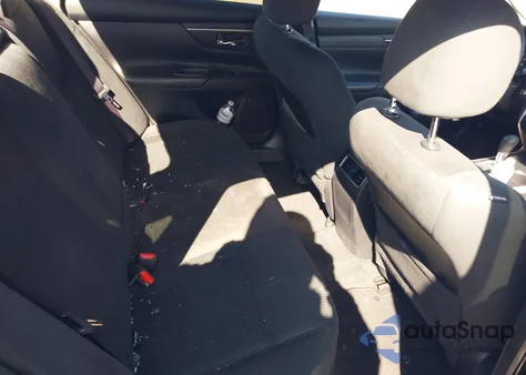 2015 Nissan Altima 2.5 Sv z USA, uszkodzony, nr VIN 1N4AL3AP8FC256750